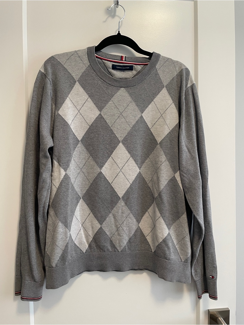 Tommy Hilfiger Men's Gray Argyle Crewneck Sweater